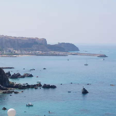 Üdülőpark Il Poggio Di Tropea Villaggio Soft 3*