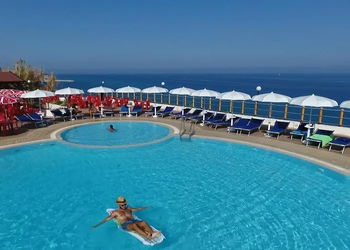 Πάρκο διακοπών Il Poggio Di Tropea Villaggio Soft 3*